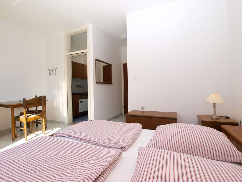 Apartments Zorka 1421 Pjescana Uvala Eksteriør bilde