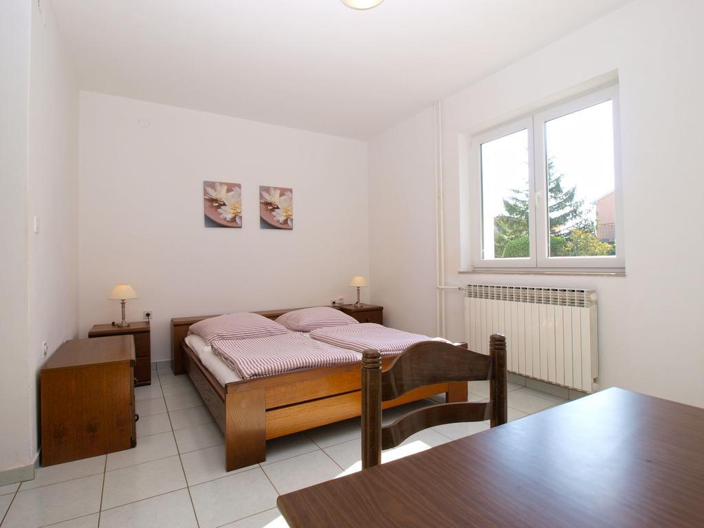 Apartments Zorka 1421 Pjescana Uvala Eksteriør bilde