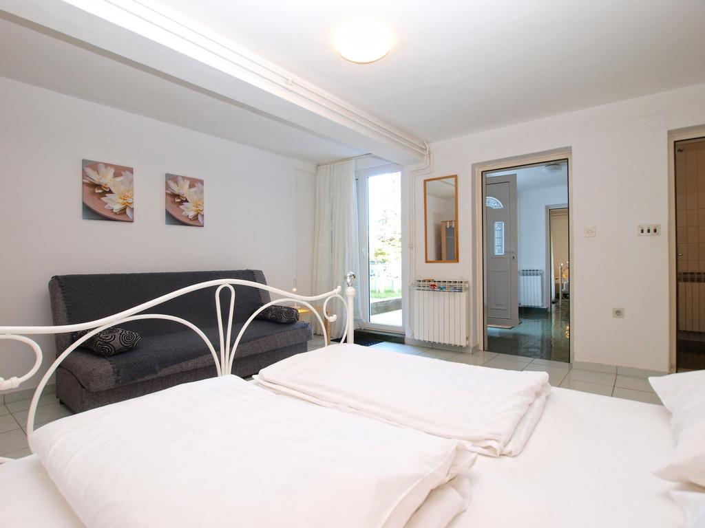 Apartments Zorka 1421 Pjescana Uvala Eksteriør bilde