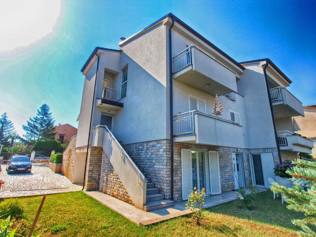 Apartments Zorka 1421 Pjescana Uvala Eksteriør bilde